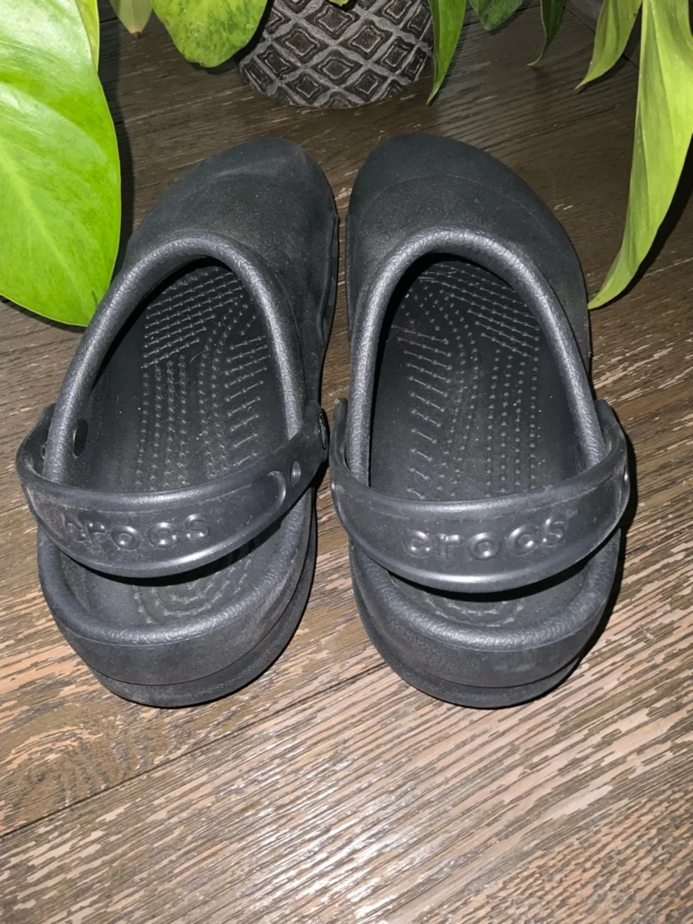 CROCS Classic Black Clogs M-9 W-11